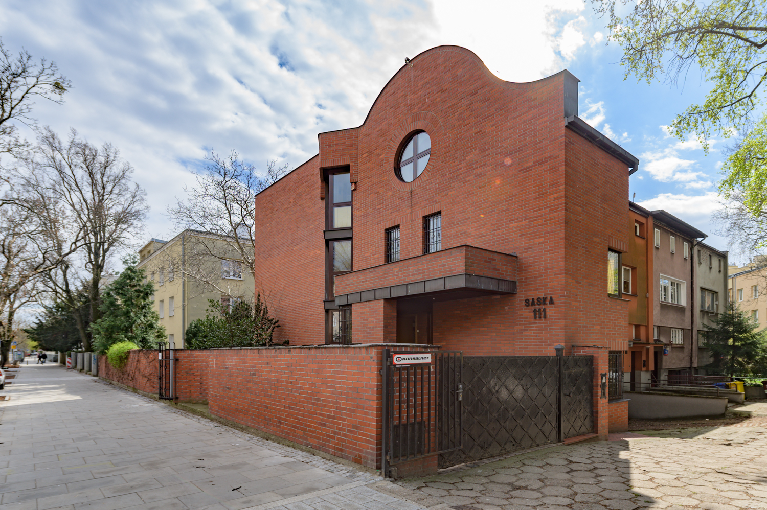 Zdjęcie architektury budynku Budynek mieszkalny